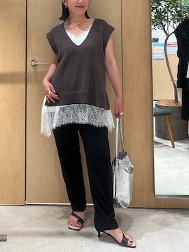 「GALLARDAGALANTE（ガリャルダガランテ）のサイドスリットニット（ニット/セーター、ブラウン系）」を使った、ggchikaさん（レディース・156cm）の夏コーディネート