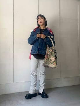 「サステナブル」｜「アイテム（トートバッグ）」を使った、Azuna Yamatsuさん（レディース・157cm）の秋コーディネート