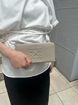 「russet（ラシット）のエンボスモノグラムロングウォレット（財布、グレー系）」を使った、chiiiisnさん（レディース・157cm）の夏コーディネート