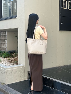「russet（ラシット）の三層レザーシンプルトートバッグ（トートバッグ、ベージュ系）」を使った、chiiiisnさん（レディース・157cm）の夏コーディネート