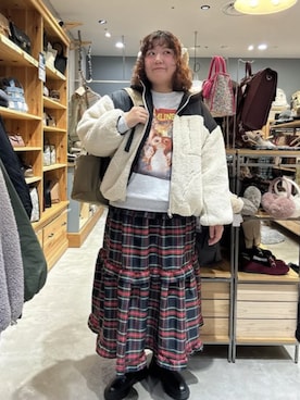 「アイテム（バックパック/リュック）」を使った、ブルーブルーエさん（レディース・160cm）の秋コーディネート