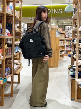 「アイテム（バックパック/リュック）」を使った、ブルーブルーエさん（レディース・156cm）の冬コーディネート