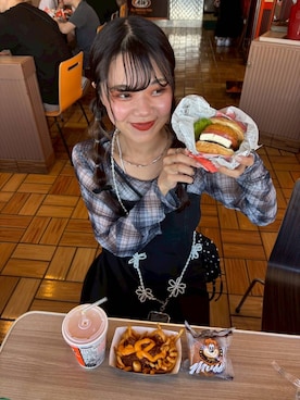 「アイテム（スマホグッズ）」を使った、kanaさん（レディース・161cm・20代）の秋コーディネート