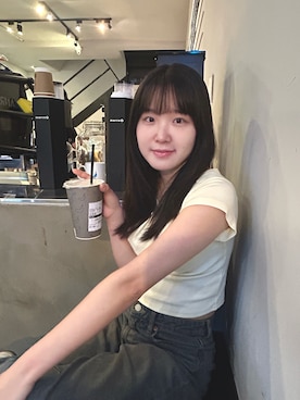 「GRL（グレイル）のアイテム（Tシャツ/カットソー）」を使った、千夏さん（レディース・158cm）の春コーディネート
