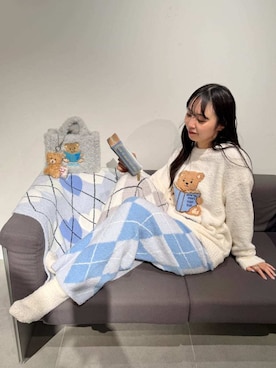 「アイテム（ルームウェア、ブルー系）」を使った、FURFURさん（レディース・162cm）の秋コーディネート