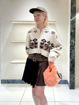 「アイテム（バッグ、オレンジ系）」を使った、FURFURさん（レディース・152cm）の秋コーディネート