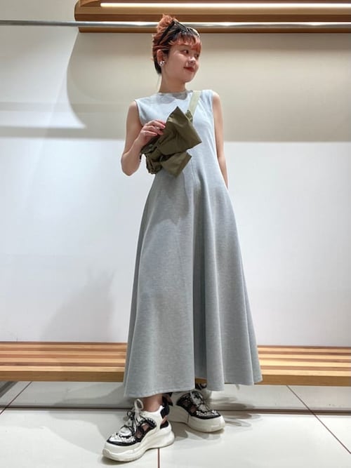 セール】ロゴ刺繍ノースリーブカットワンピース（ワンピース