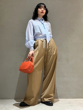 「アイテム（スラックス）」を使った、FURFURさん（レディース・160cm）の秋コーディネート