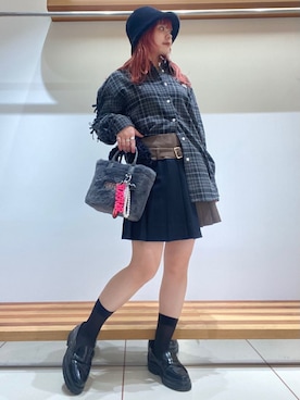 「アイテム（スマホグッズ）」を使った、FURFURさん（レディース・154cm）の秋コーディネート