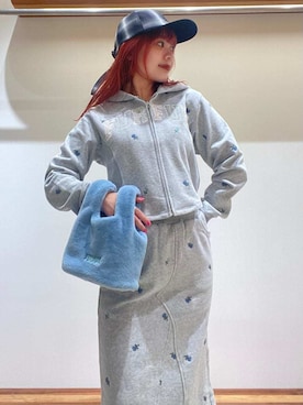 「アイテム（ハンドバッグ、ブルー系）」を使った、FURFURさん（レディース・154cm）の秋コーディネート