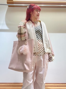 「アイテム（キーケース/キーアクセサリー）」を使った、FURFURさん（レディース・154cm）の秋コーディネート