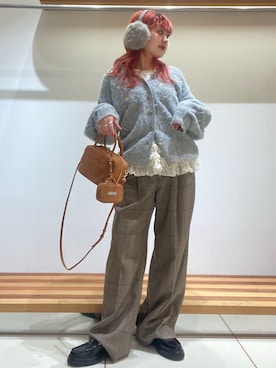 「アイテム（ボストンバッグ、ブラウン系）」を使った、FURFURさん（レディース・154cm）の冬コーディネート