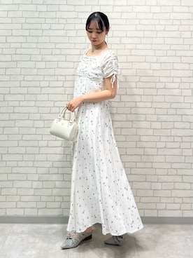 「刺繍」｜「アイテム（パンプス）」を使った、FURFURさん（レディース・161cm）の夏コーディネート