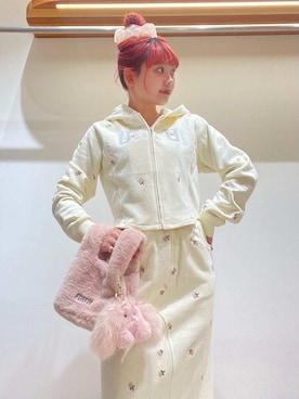 「アイテム（キーケース/キーアクセサリー）」を使った、FURFURさん（レディース・154cm）の秋コーディネート