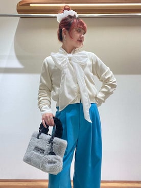 「アイテム（スマホグッズ）」を使った、FURFURさん（レディース・154cm）の秋コーディネート