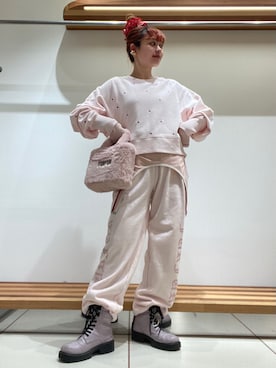 「刺繍」｜「アイテム（スウェットパンツ）」を使った、FURFURさん（レディース・154cm）の冬コーディネート
