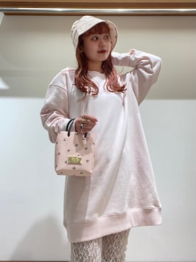 「刺繍」｜「アイテム（帽子）」を使った、FURFURさん（レディース・154cm）の冬コーディネート
