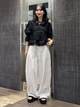 「JEANASIS（ジーナシス）のアイテム（スラックス）」を使った、uta__17さん（レディース・155cm）の春コーディネート