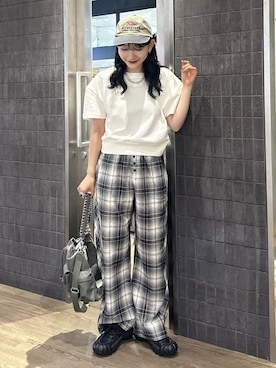 「JEANASIS（ジーナシス）のチェーンハンドルキンチャクBAG/1023355（ショルダーバッグ、グリーン系）」を使った、uta__17さん（レディース）の夏コーディネート