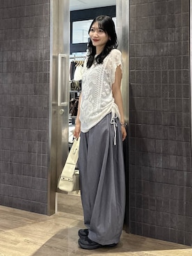 「JEANASIS（ジーナシス）のバックタックコクーンパンツ/663465（スラックス、グレー系）」を使った、uta__17さん（レディース）の夏コーディネート
