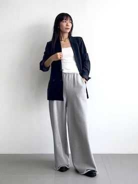 「ウエストゴム」｜「アイテム（スウェットパンツ）」を使った、AMIさん（レディース・159cm）の秋コーディネート
