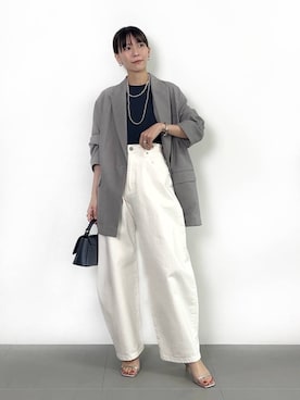 「アイテム（バングル/リストバンド）」を使った、AMIさん（レディース・159cm）の春コーディネート