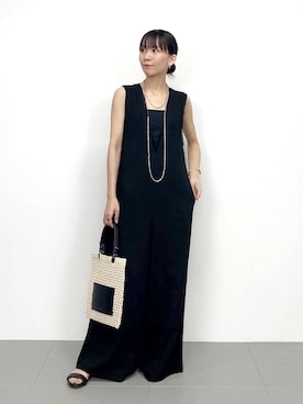 「アイテム（バングル/リストバンド）」を使った、AMIさん（レディース・159cm）の春コーディネート