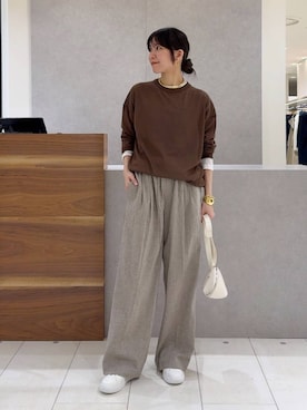 「アイテム（バングル/リストバンド）」を使った、AMIさん（レディース・159cm）の春コーディネート