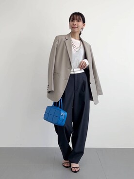 「アイテム（ハンドバッグ、ブルー系）」を使った、AMIさん（レディース・159cm）の冬コーディネート