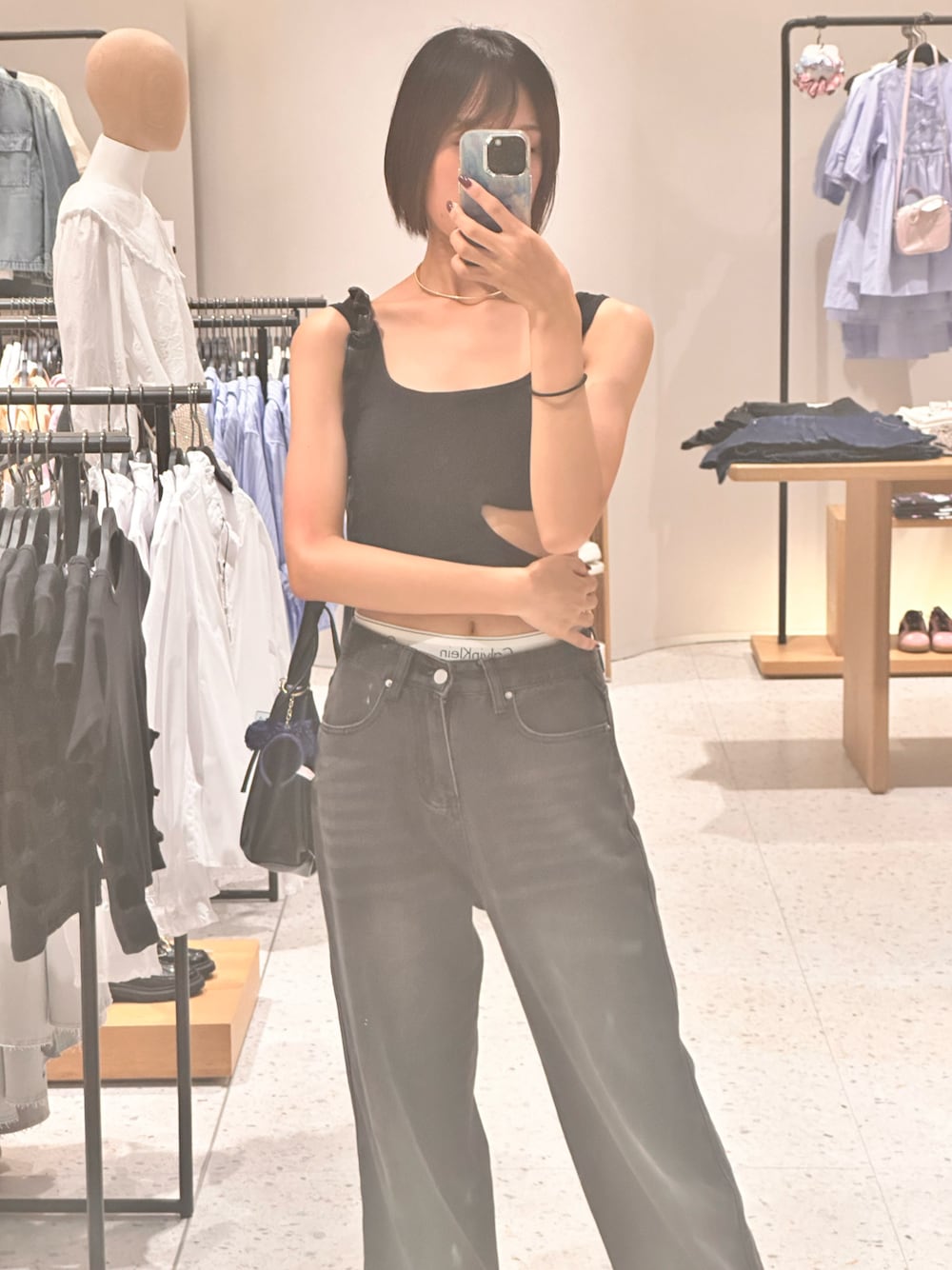 「夏コーデ、タンクトップ、カルバンクライン、デニムコーデ、プチプラコーデ」｜「SHEINのアイテム（デニムパンツ、ブラック系）」を使った、reilayさん（骨格ナチュラル・レディース・165cm）の夏コーディネートの1枚目の写真