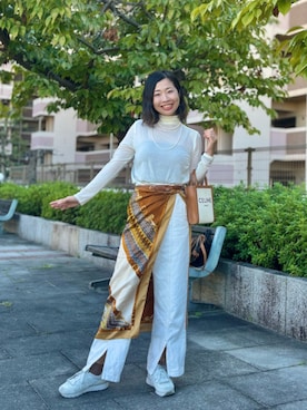 「アイテム（ストール/ショール）」を使った、MoonAesilさん（レディース・165cm）の秋コーディネート