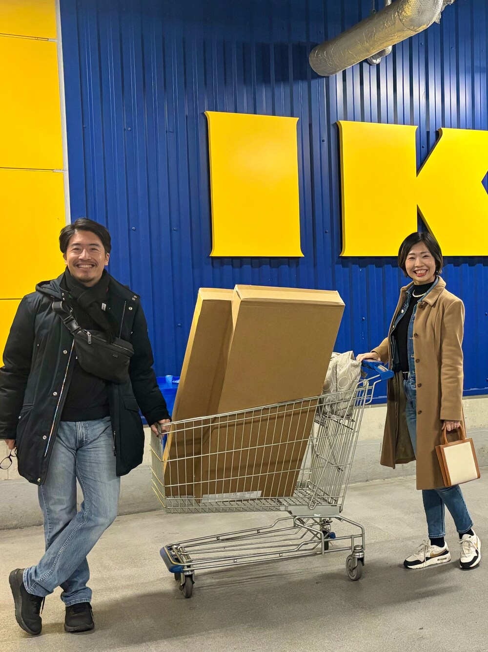 「今日のコーデ、ステンカラーコート、デニデニ、黒タートルネック、ナイキ」｜「MK MICHEL KLEINのアイテム（ステンカラーコート、ブラウン系）」を使った、MoonAesilさん（レディース・165cm）の冬コーディネートの1枚目の写真