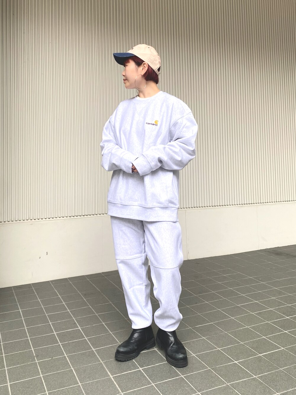 「ciaopanic、carhartt、スウェットコーデ、セットアップ、キャップ女子、ゆるコーデ、楽チンコーデ」｜「CIAOPANICのビンテージライク刺繍配色キャップ（キャップ、グリーン系）」を使った、カメワリアオイさん（レディース・162cm）の冬コーディネートの1枚目の写真