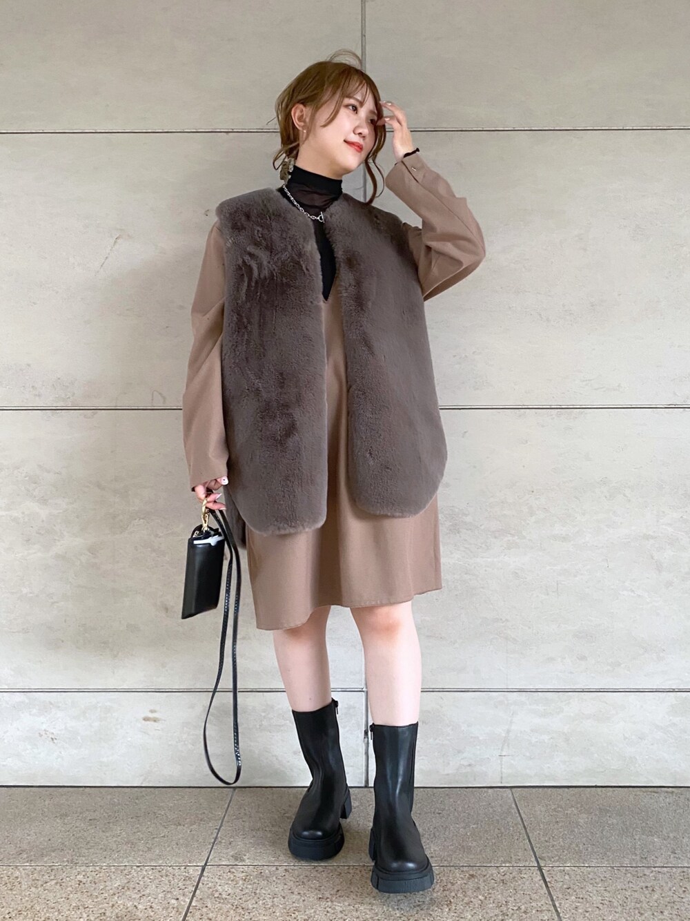 DouDou（ドゥドゥ）の「リバーシブルノーカラーファーベスト（ベスト