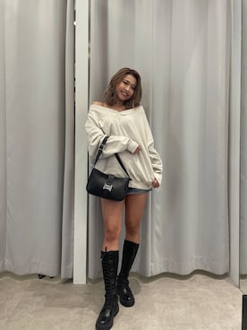 「肌見せ」｜「アイテム（スウェット）」を使った、katsusaさん（レディース・161cm）の冬コーディネート