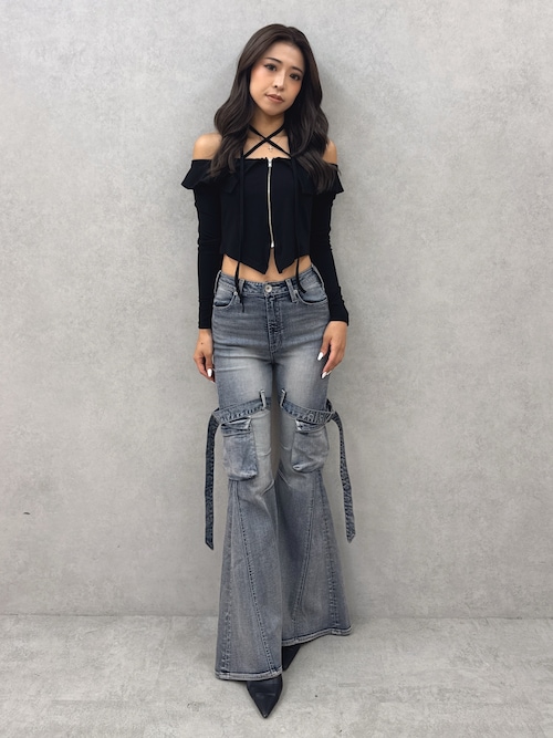 ハイウエスト strap cargo designフレアデニムパンツ（デニム
