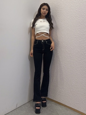 「GYDA（ジェイダ）の2WAY Symmetry GYDAクロスショートトップス（Tシャツ/カットソー、ホワイト系）」を使った、katsusaさん（レディース・161cm）の春コーディネート