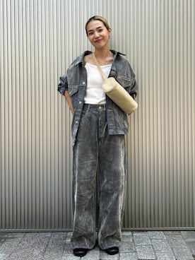 「アイテム（デニムジャケット）」を使った、松岡奈瑠さん（レディース・157cm）の夏コーディネート