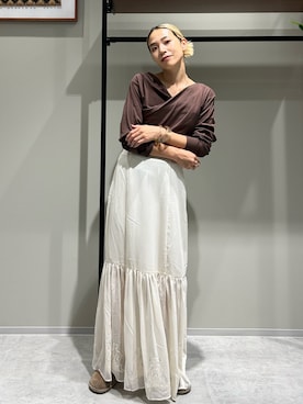 「Ungrid（アングリッド）のタックデザインオフショルロングスリーブTee（Tシャツ/カットソー）」を使った、松岡奈瑠さん（レディース・157cm）の秋コーディネート