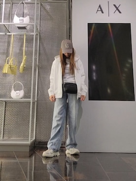「ARMANI EXCHANGE（アルマーニエクスチェンジ）の【A|X アルマーニ エクスチェンジ】AXロゴ ショルダーバッグ（ショルダーバッグ、ブラック系）」を使った、♡aYuMiiiiiiiiさん（レディース・158cm）の夏コーディネート