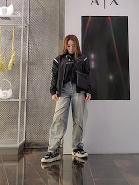 「ARMANI EXCHANGE（アルマーニエクスチェンジ）の【A|X アルマーニ エクスチェンジ】IA パッチワークデザイン デニムパンツ_J52 LOW RISE RELAXED（デニムパンツ、ブルー系）」を使った、♡aYuMiiiiiiiiさん（レディース・158cm）の春コーディネート