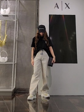 「ARMANI EXCHANGE（アルマーニエクスチェンジ）の【A|X アルマーニ エクスチェンジ】IA リーフパターン ブリーチデニムパンツ_J38 RELAXED（デニムパンツ、ベージュ系）」を使った、♡aYuMiiiiiiiiさん（レディース・158cm）の春コーディネート