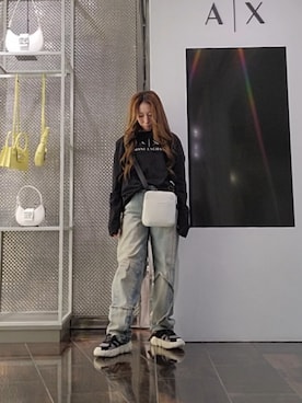 「ARMANI EXCHANGE（アルマーニエクスチェンジ）の【A|X アルマーニ エクスチェンジ】IA パッチワークデザイン デニムパンツ_J52 LOW RISE RELAXED（デニムパンツ、ブルー系）」を使った、♡aYuMiiiiiiiiさん（レディース・158cm）の春コーディネート