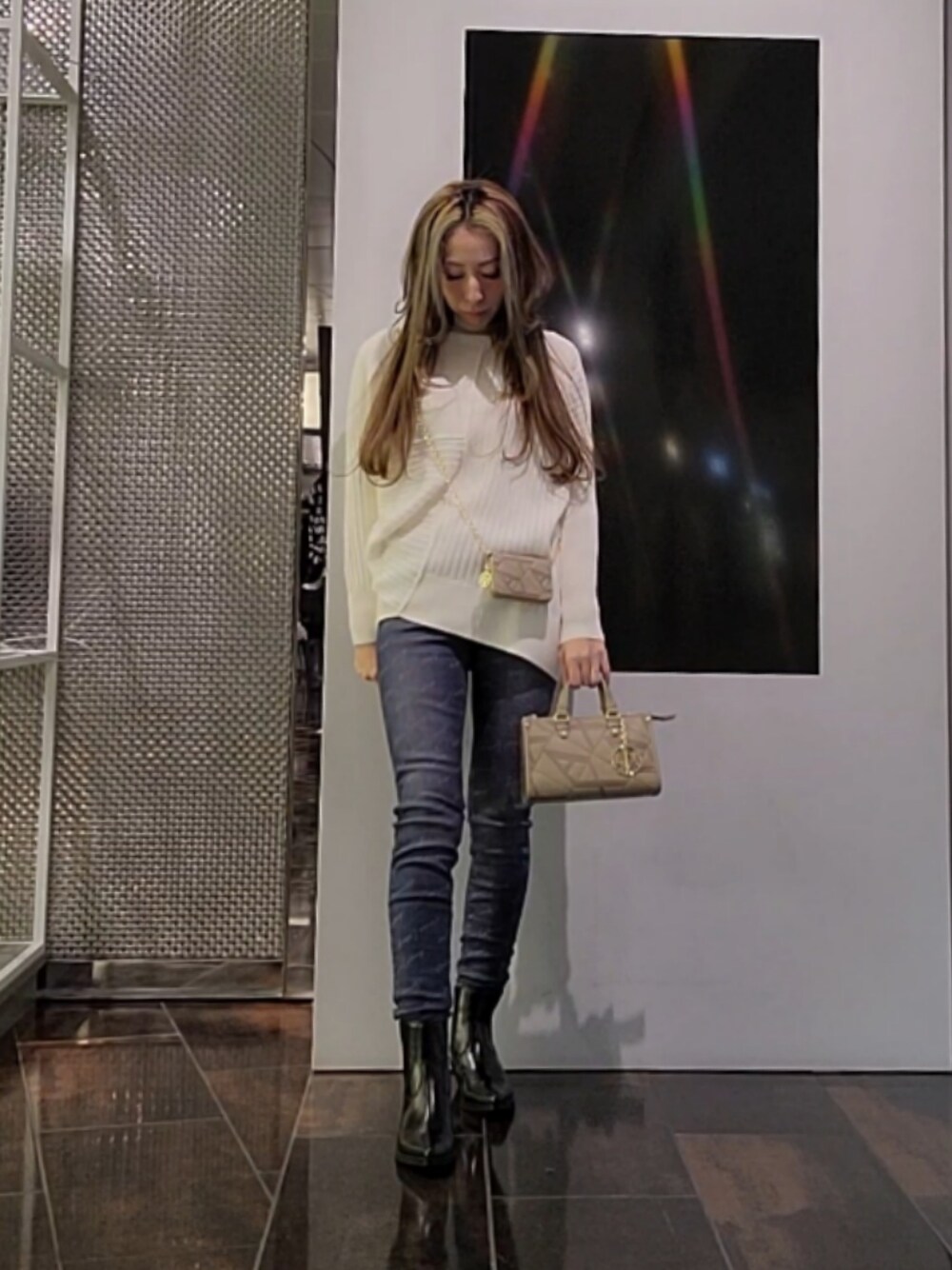 「armaniexchange、ARMANIEXCHANGE、AXchanger、AXchange、アルマーニエクスチェンジ、シンプルコーデ、大人コーデ、お出かけコーデ、デニム、デートコーデ、オトナカワイイ」｜「ARMANI EXCHANGEの【A|X アルマーニ エクスチェンジ】サイドゴアブーツ（ブーツ、ブラック系）」を使った、♡aYuMiiiiiiiiさん（レディース・158cm）の冬コーディネートの1枚目の写真