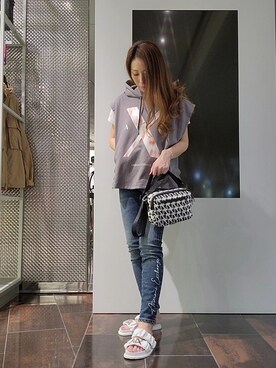 「ARMANI EXCHANGE（アルマーニエクスチェンジ）のアイテム（トップス、グレー系）」を使った、♡aYuMiiiiiiiiさん（レディース・158cm）の春コーディネート