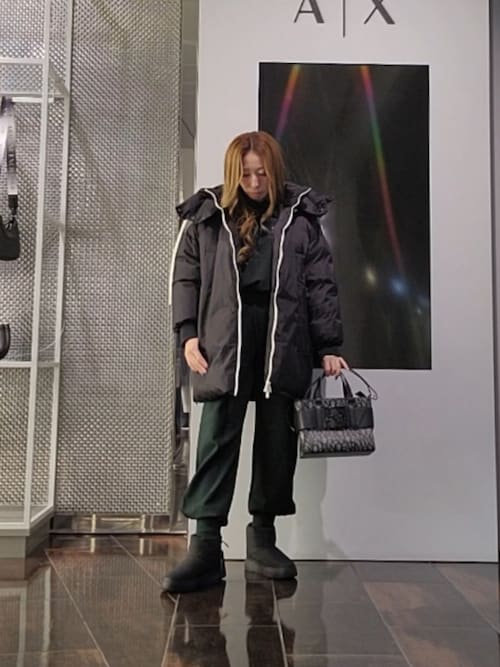 A|X アルマーニ エクスチェンジ】ホワイトポイント パファーコート