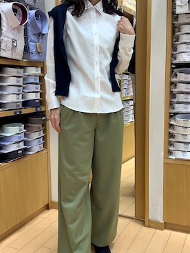 「白シャツ×ニット」｜BRICK HOUSE by Tokyo Shirts 北戸田イオンモール店さん（レディース・164cm）の秋コーディネート