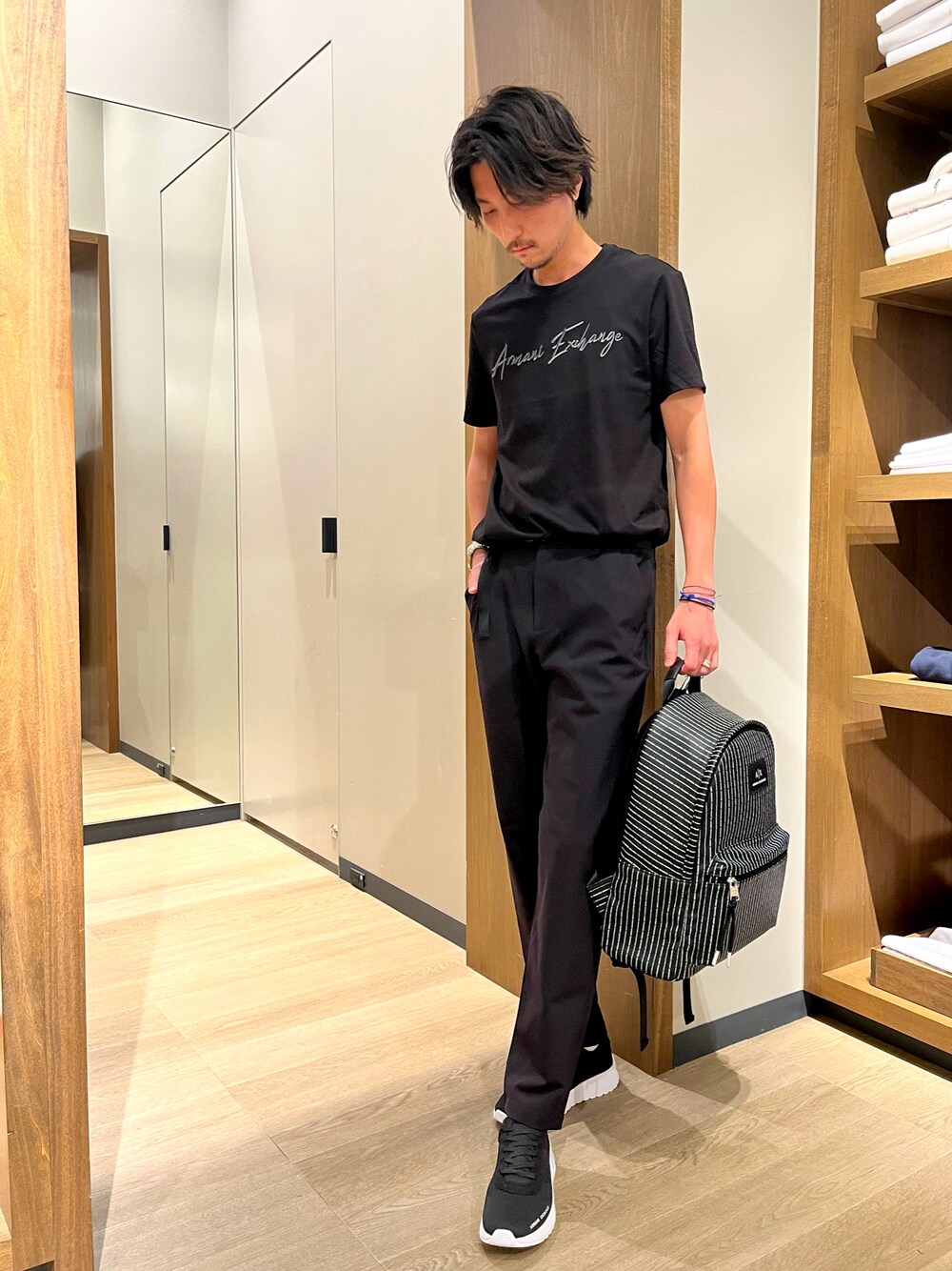 「Armani Exchange、AXchanger、アルマーニエクスチェンジ、AXchange、Tシャツ、タックイン、ゆるコーデ、パンツスタイル、真夏のアクティブスタイル、ブラック、きれいめカジュアル」｜「ARMANI EXCHANGEの【A|X アルマーニ エクスチェンジ】AXロゴ　半袖クルーネックTシャツ/SLIM（Tシャツ/カットソー、ブラック系）」を使った、SAKAさん（メンズ・178cm）の夏コーディネートの1枚目の写真