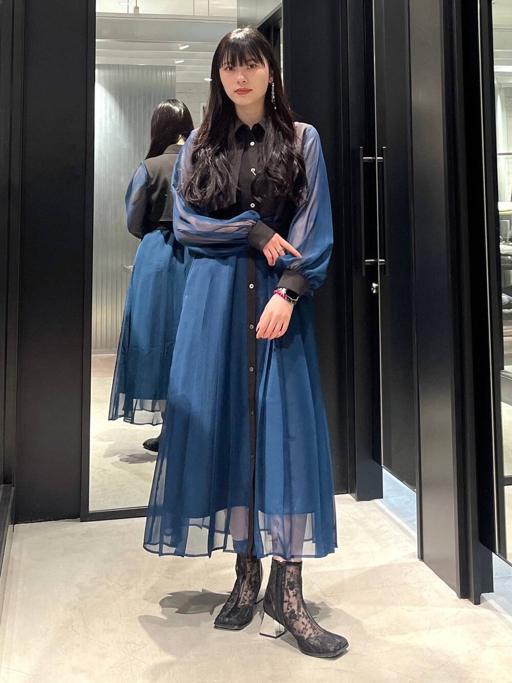 「モード、HARE、ブーツ、着痩せ・細見え、きれいめ、休日コーデ、デート/ロマンティック、女子会、バッグ、ベルト、ネックレス」｜「HAREのガラメッシュヒールブーツ(HARE)（ブーツ、ブラック系）」を使った、すずかぜさん（レディース・162cm）の冬コーディネートの1枚目の写真
