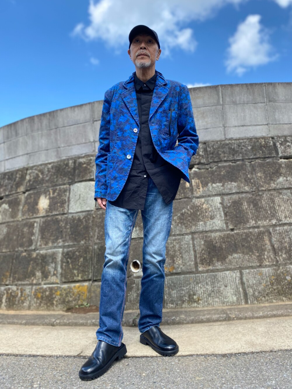 「おやじコーデ、ラフ」｜「mercibeaucoup,のアイテム（テーラードジャケット、ブルー系）」を使った、0525kazuさん（メンズ・171cm）の春コーディネートの1枚目の写真